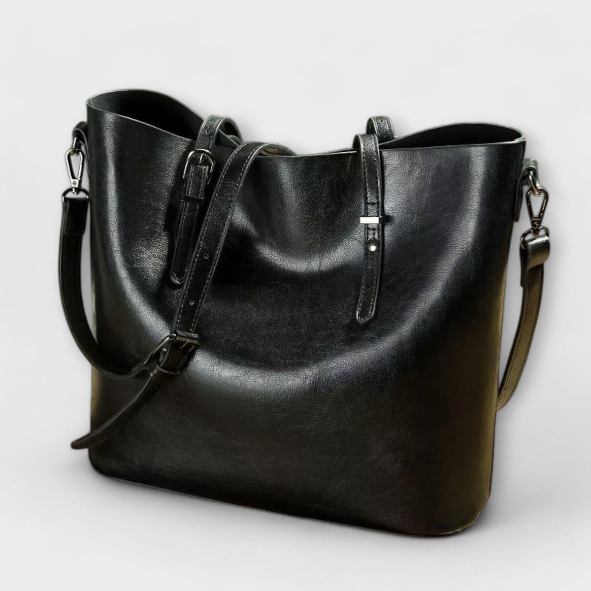 Paige | Women’s Classic Exclusive Shoulder Bag