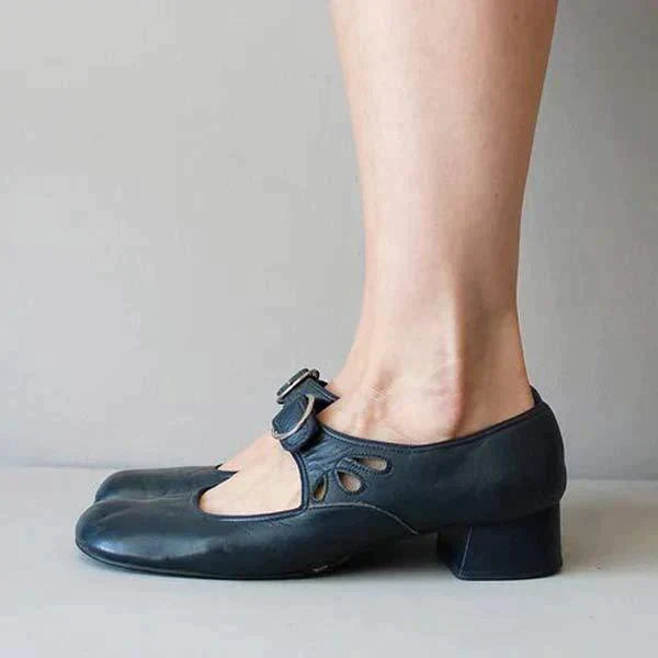 Chic orthopedic leather sandals